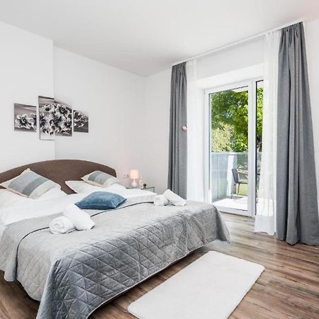 Perla Hradce 101 Apartman Hradec Králové Kültér fotó