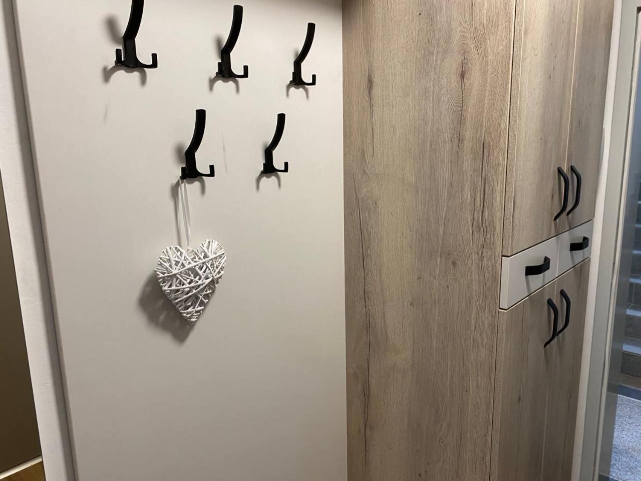 Perla Hradce 101 Apartman Hradec Králové Kültér fotó