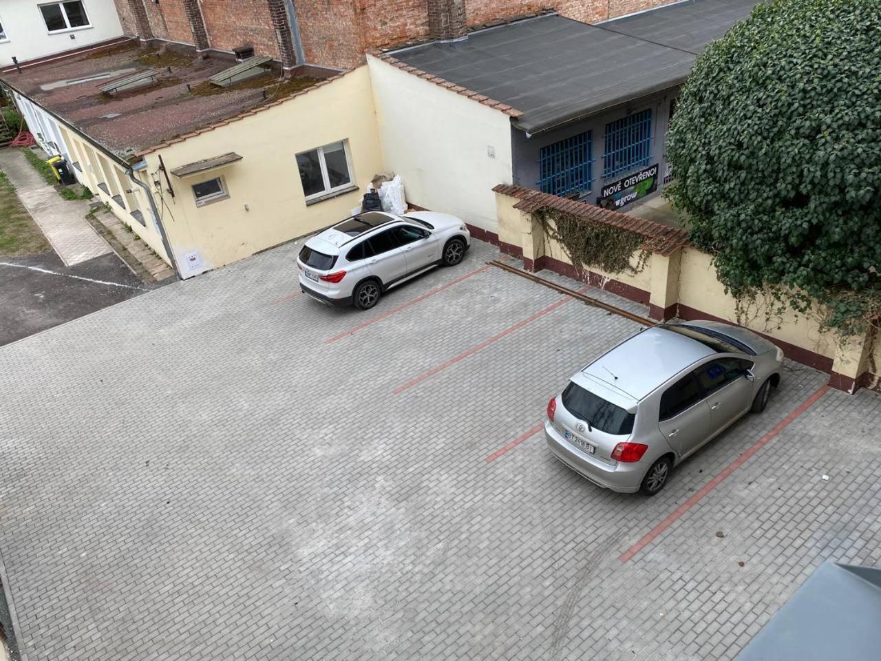 Perla Hradce 101 Apartman Hradec Králové Kültér fotó