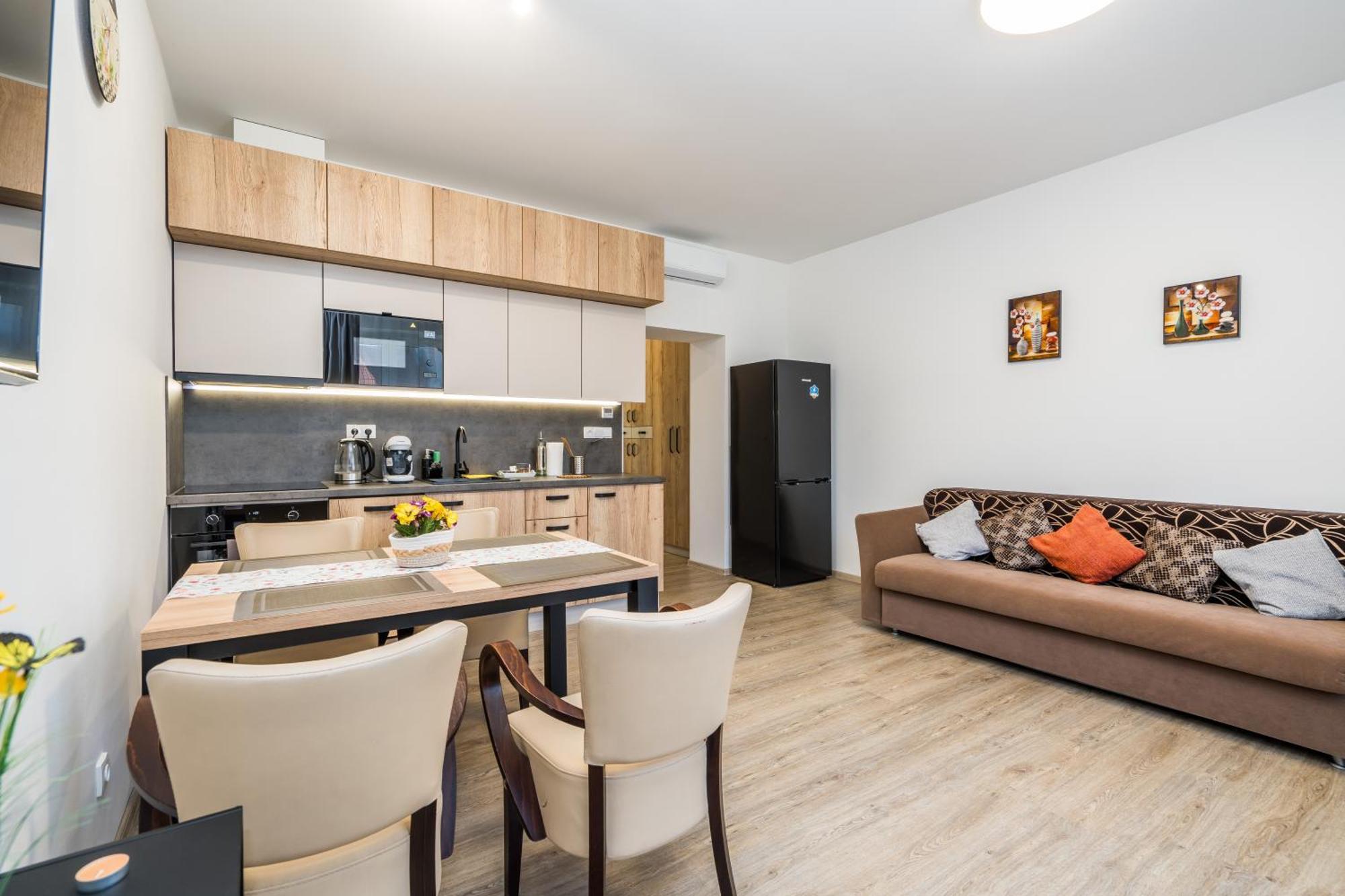 Perla Hradce 101 Apartman Hradec Králové Kültér fotó
