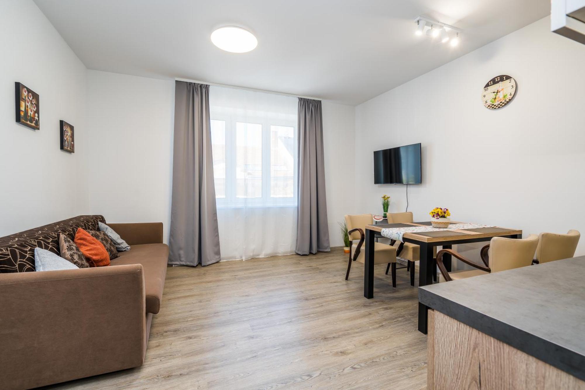 Perla Hradce 101 Apartman Hradec Králové Kültér fotó