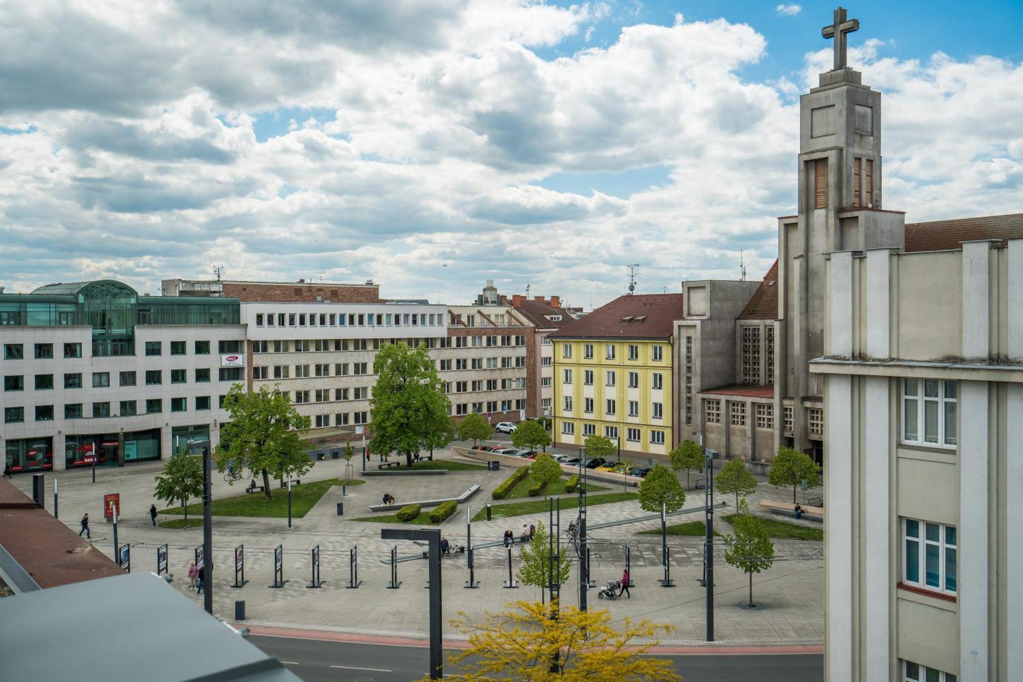 Perla Hradce 101 Apartman Hradec Králové Kültér fotó