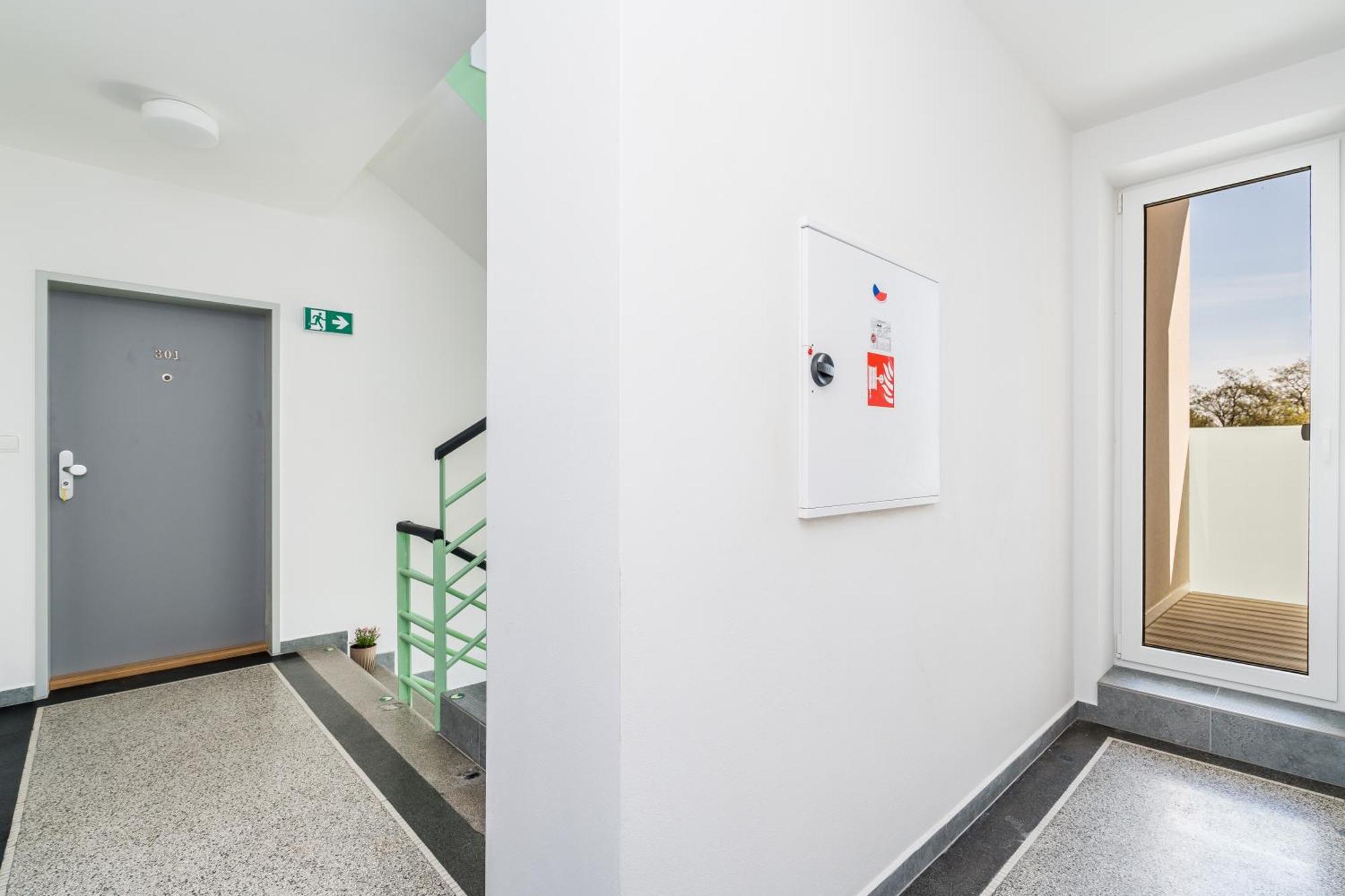 Perla Hradce 101 Apartman Hradec Králové Kültér fotó