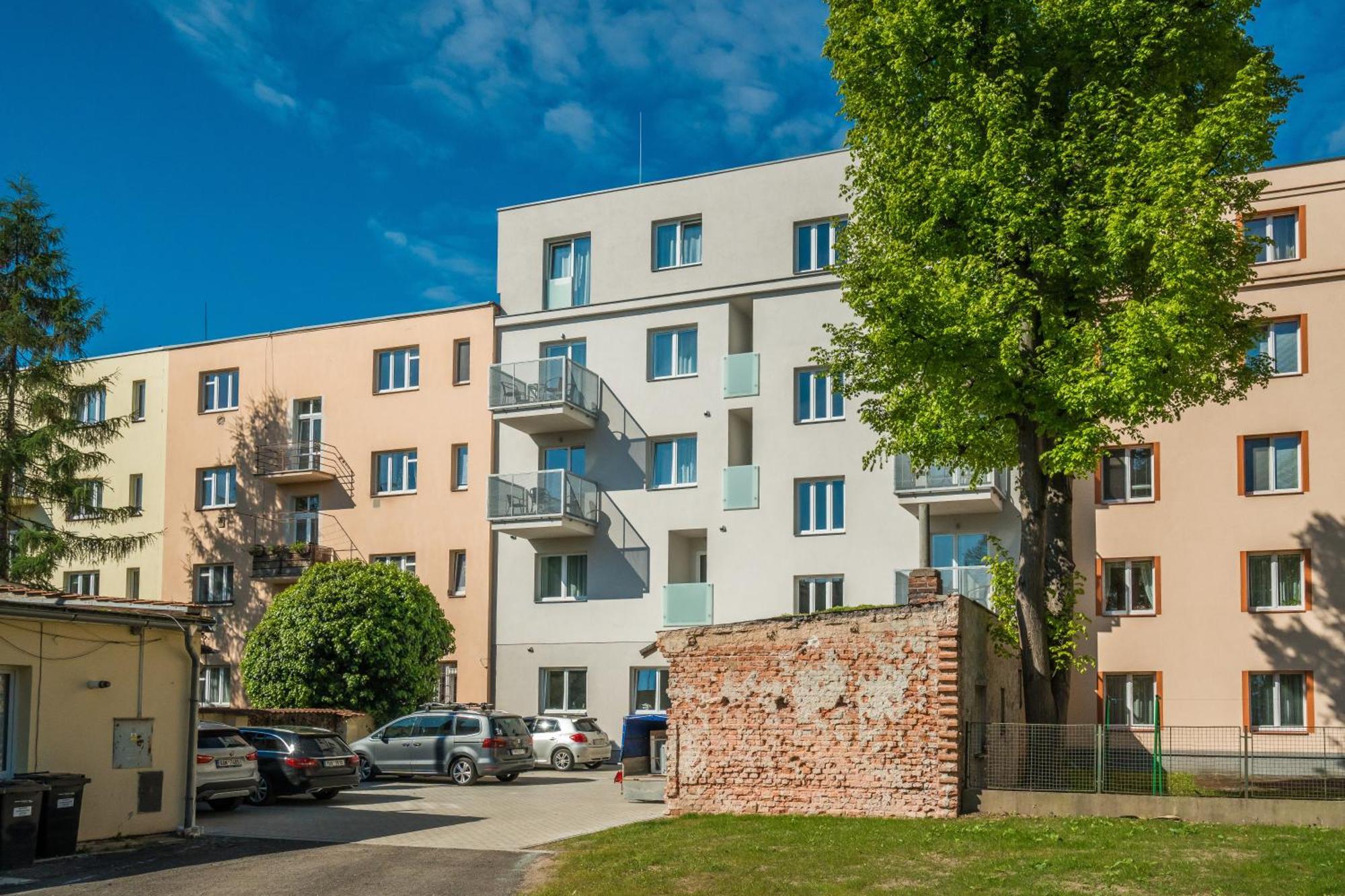 Perla Hradce 101 Apartman Hradec Králové Kültér fotó