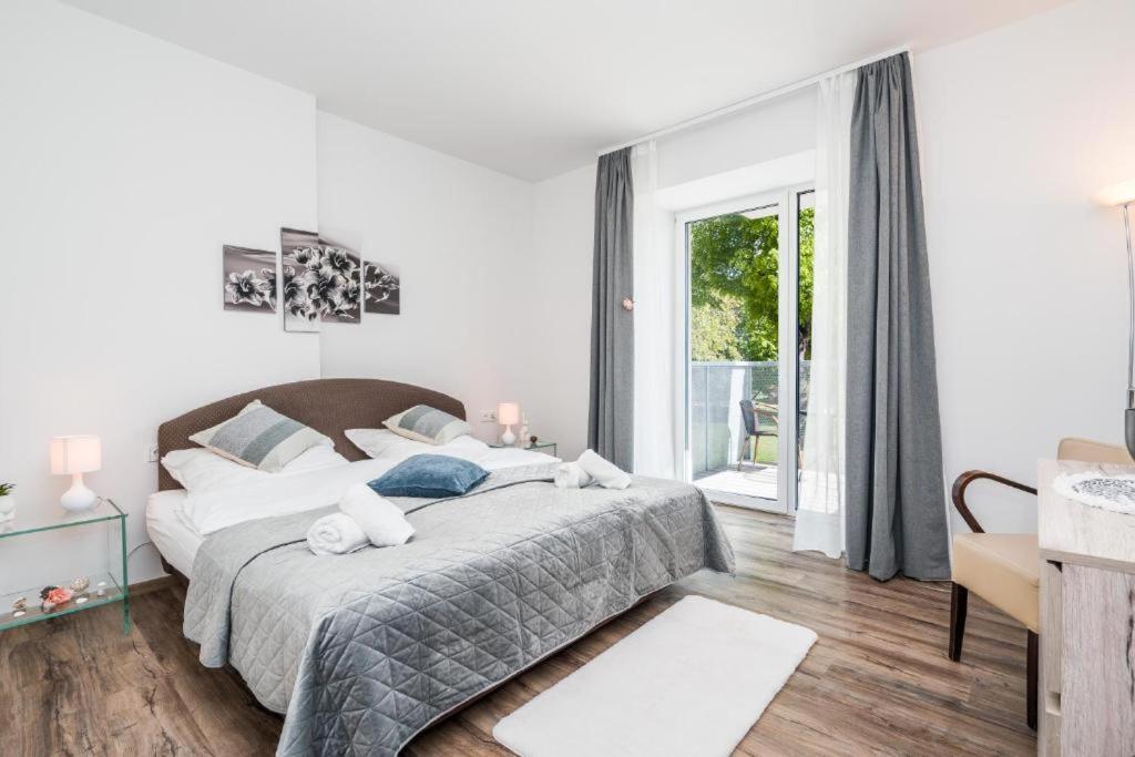 Perla Hradce 101 Apartman Hradec Králové Kültér fotó